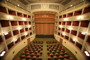 Interno del teatro Metastasio di Prato