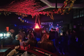 Monsters a-live closing party
