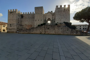 Visita al Castello dell’Imperatore con… sorpresa