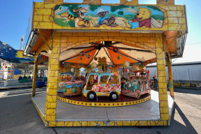 Giostra per bambini al luna park